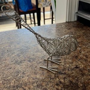Decorative wire bird